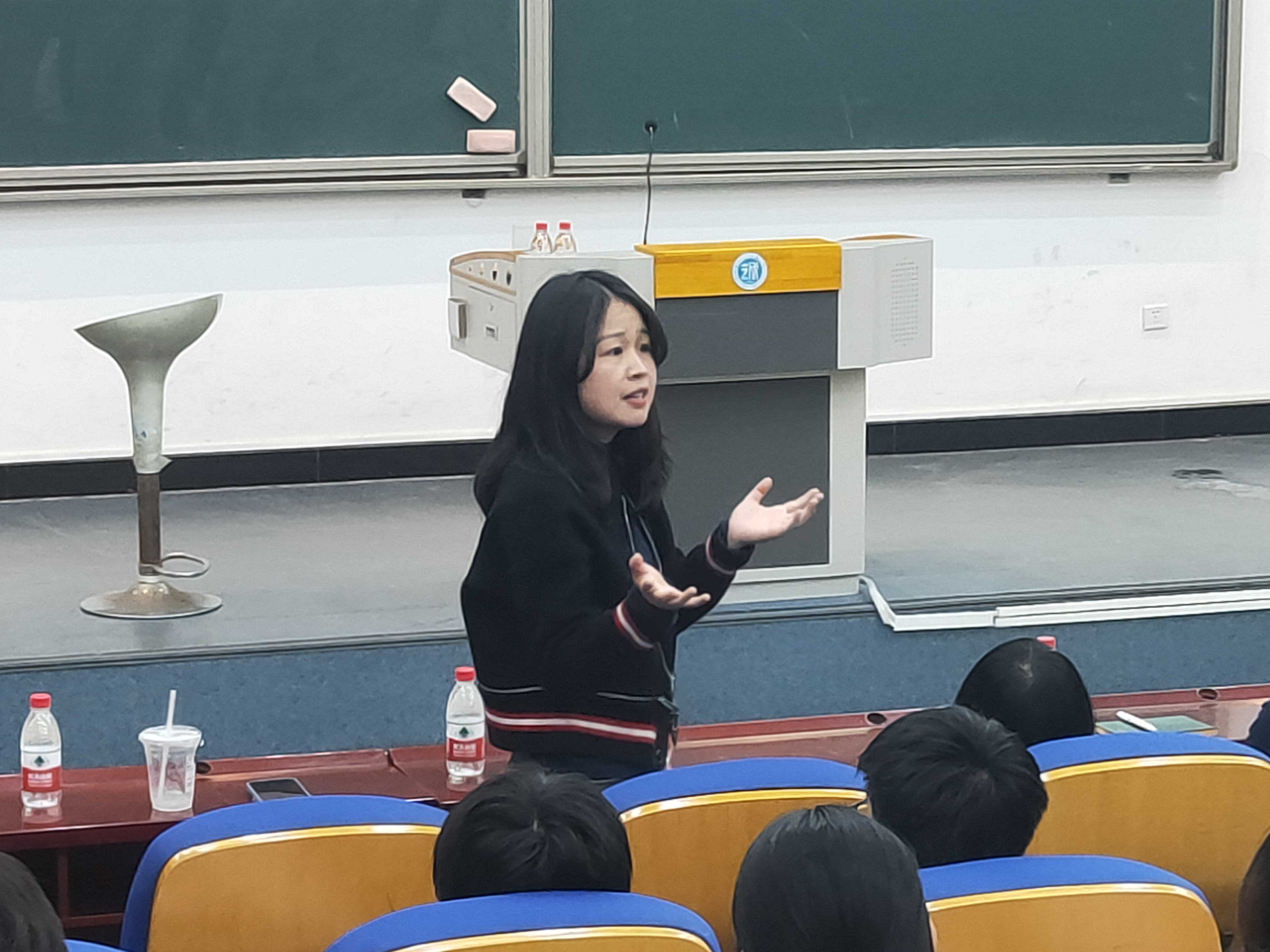 外国语系林丽珍老师面向全院学生开展考研英语交流会